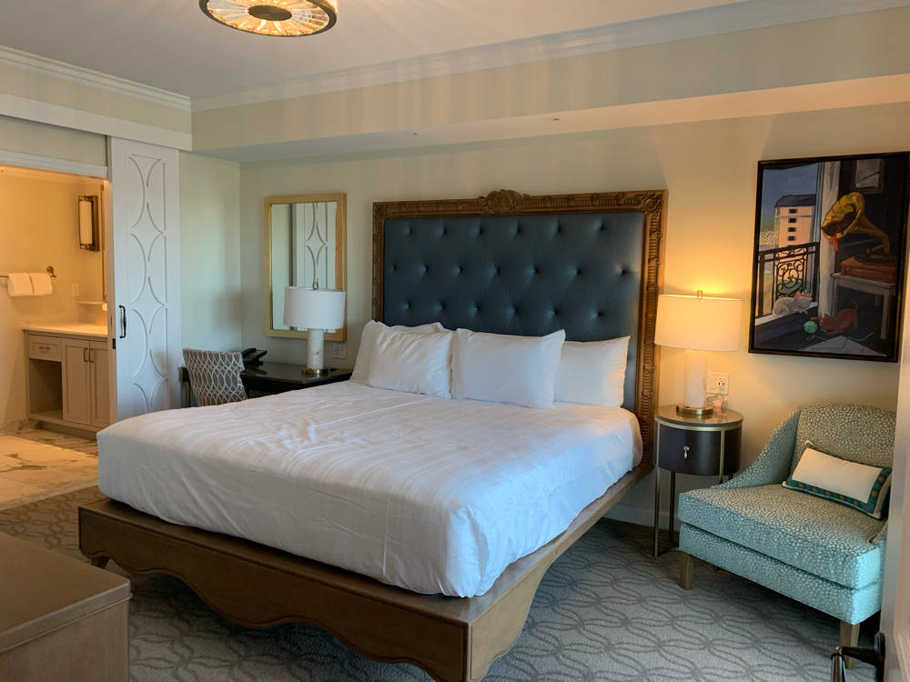 room-img
