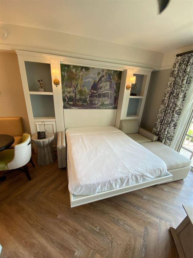 room-img